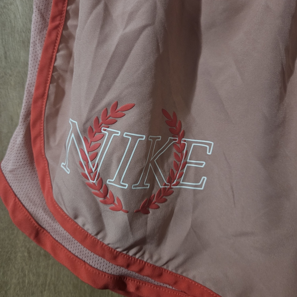 50% Off 2 Items!🦇 Lot A Nike Women's Pink Shorts - Picture 2 of 8